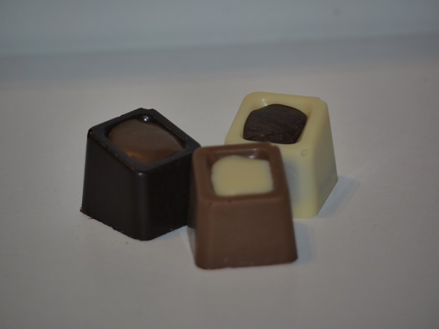 Praliné noisette chocolat noir, Bicolore