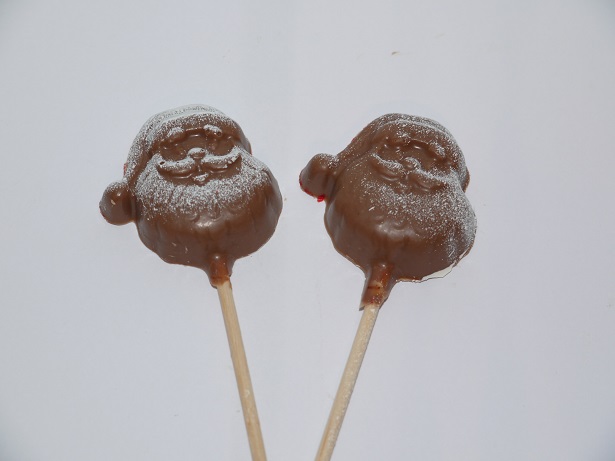 Sucettes Père Noël enneigés en chocolat